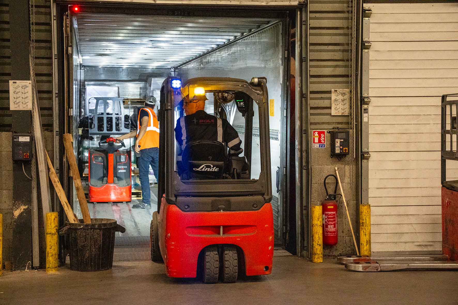 Chargement à la logistique du Hub Logistique POLE